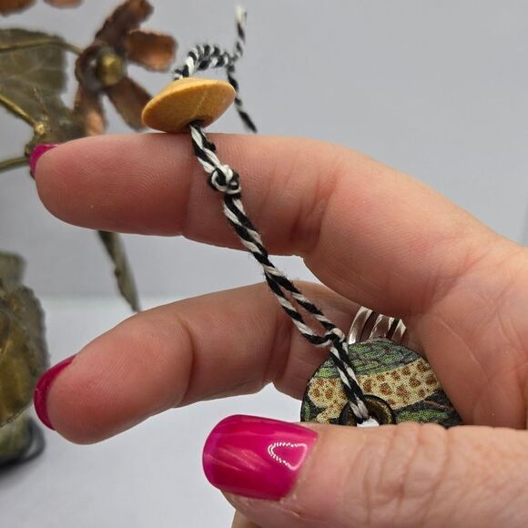 "5/$25" Set Of 2 Upcycled Wood Bookmarks, William Morris/Black & White Floral - Picture 4 of 8